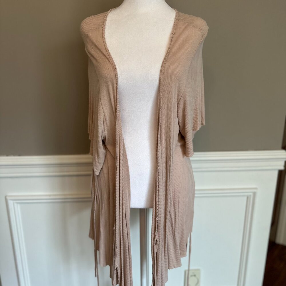 Magnolia pearl tops